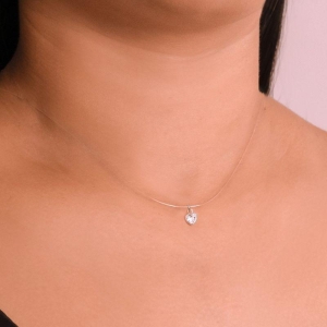 GARGANTILHA PRATA P925 NYLON PONTO DE LUZ CORAÇÃO CRISTAL