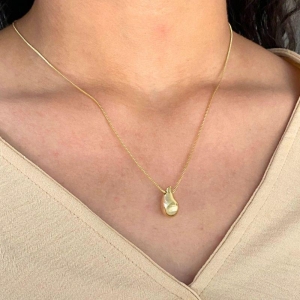 GARGANTILHA VENEZIANA COM PINGENTE DE GOTA VIRGULA 16X8MM