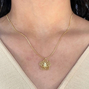 GARGANTILHA VENEZIANA FLOR 5 PETALAS VAZADA TRABALHADA