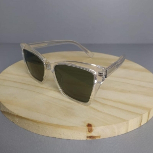 OCULOS ARMAÇÃO ESTILO GATINHO DETALHE NA LATERAL