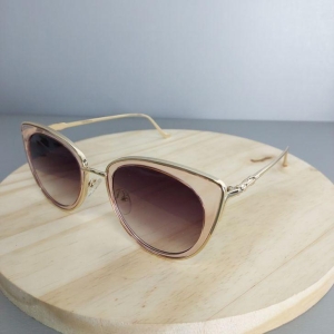 OCULOS ESTILO GATINHO METAL CONTORNADO