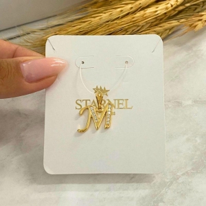 PINGENTE LETRA M CRAVEJADA