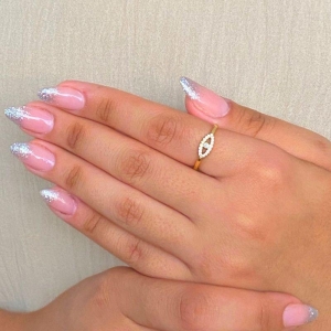 ANEL OLHO GREGO CRAVEJADO COM UMA ZIRCONIA SAFIRA AZUL