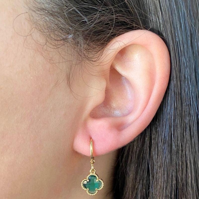 ARGOLA COM PINGENTE TREVO DE 4 FOLHAS ESMERALDA 8MM