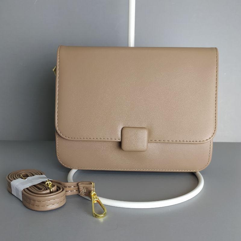 BOLSA PEQUENA QUADRADA LISA ABUTUADOR QUADRADO