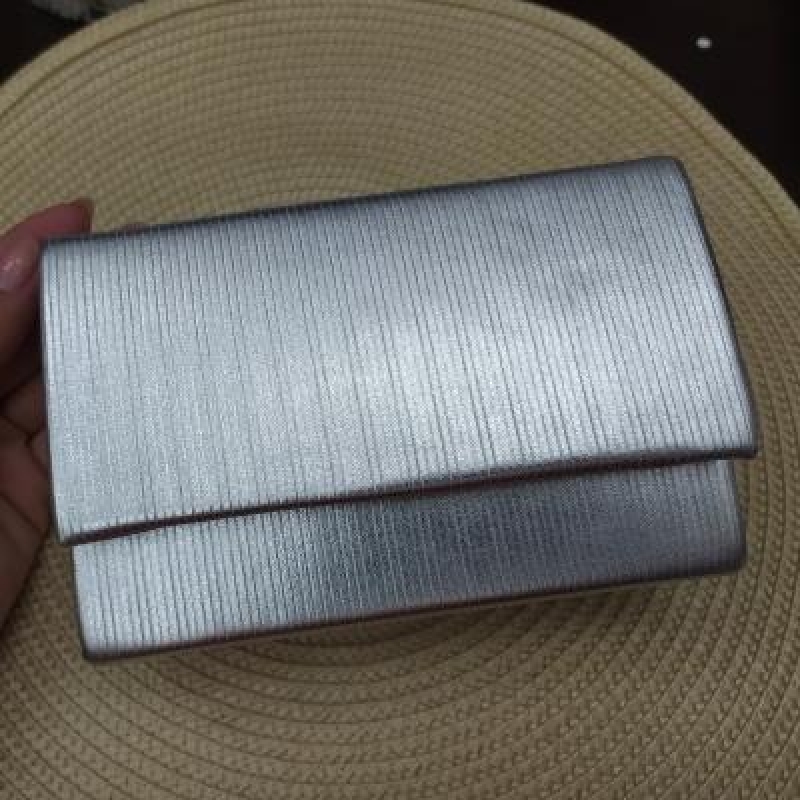 BOLSA PEQUENA QUADRADA SIMPLES DIVERSAS