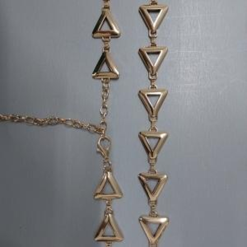 CINTO CORRENTE DE METAL TRIANGULO