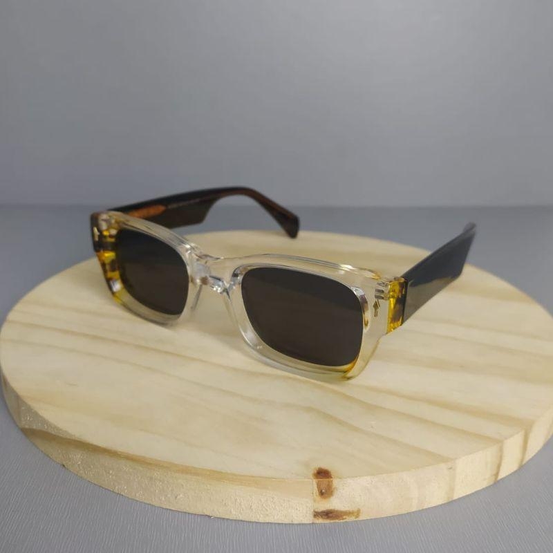 OCULOS ARMAÇÃO RETANGULAR DETALHE DE FLECHA