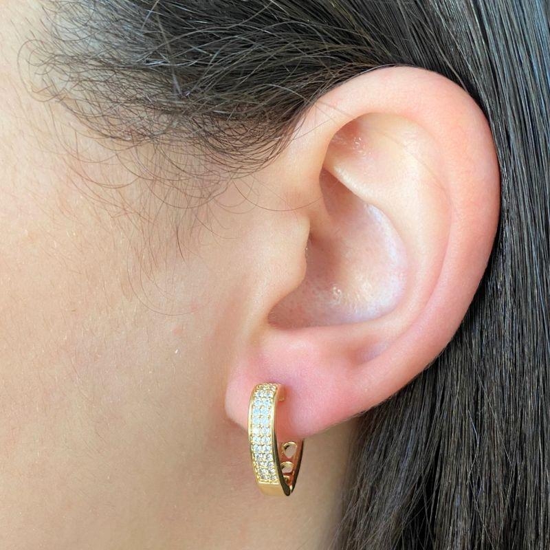 ARGOLA CLICK FORMATO V COM 2 FILEIRA CRAVEJADA 17MM