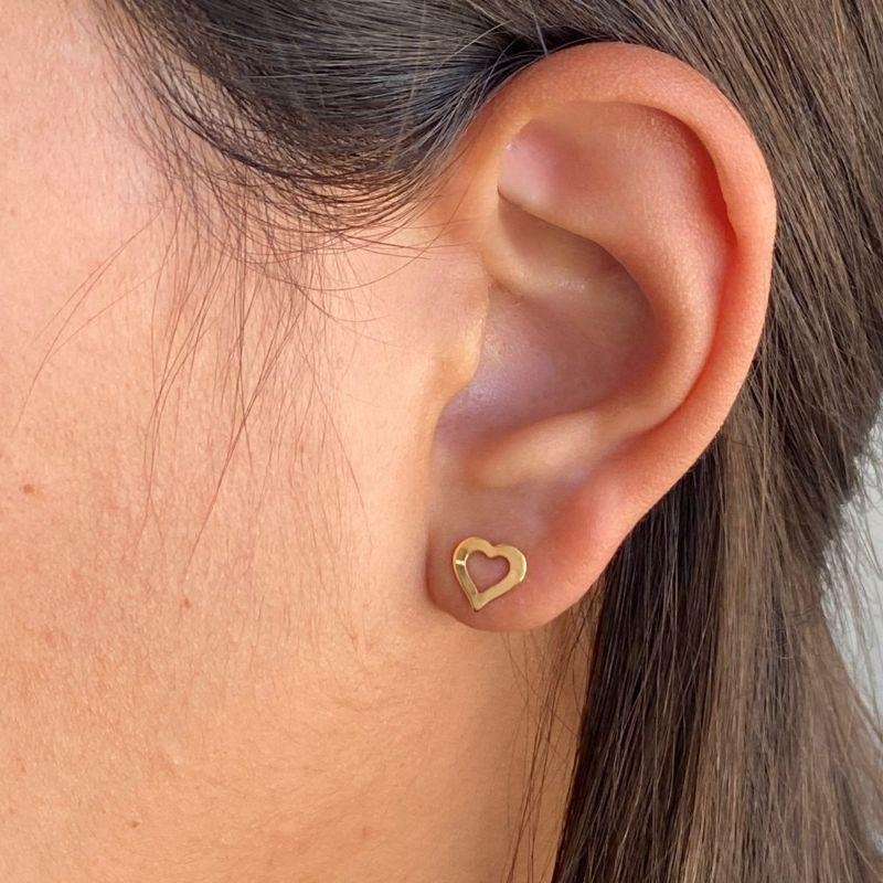 BRINCO PEQUENO CORAÇÃO CHAPA VAZADA LISA 7MM