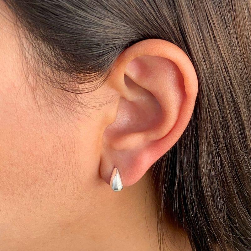 BRINCO PEQUENO P925 GOTA VIRGULA