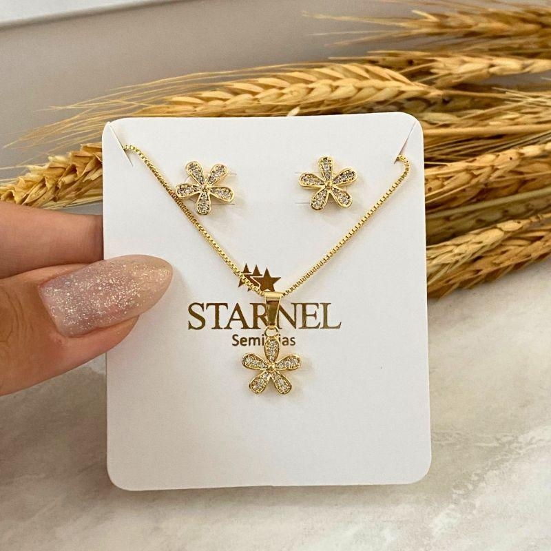 CONJUNTO FLOR 5 PETALAS CRAVEJADAS 10MM