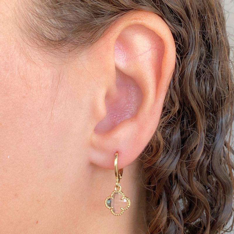 ARGOLA COM PINGENTE TREVO DE 4 FOLHAS CRISTAL 8MM
