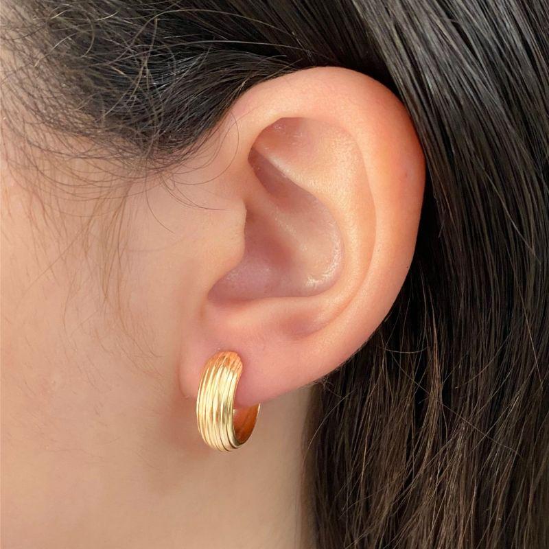 ARGOLA TARRACHA PEQUENA GROSSA LISA LISTRADA 17X5MM