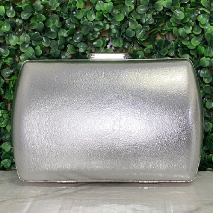 BOLSA CLUTCH RETANGULAR METALIZADA PUXADOR LISO