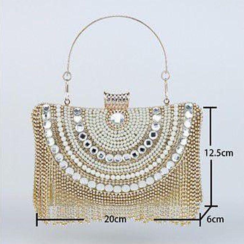 BOLSA CLUTCH RETANGULAR TODA TRABALHADA EM PEROLAS E RIVIERAS ABUTUADOR CILINDRO CRAVEJADO
