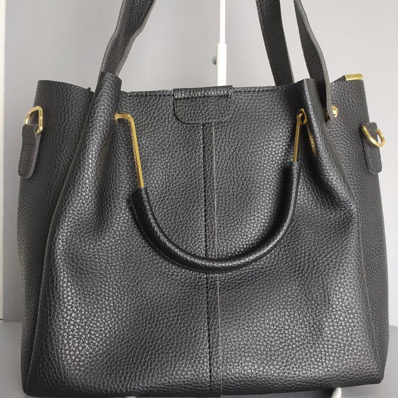 BOLSA GRANDE COURINO ALÇA DETALHE EM U METADE METAL METADE COURINO