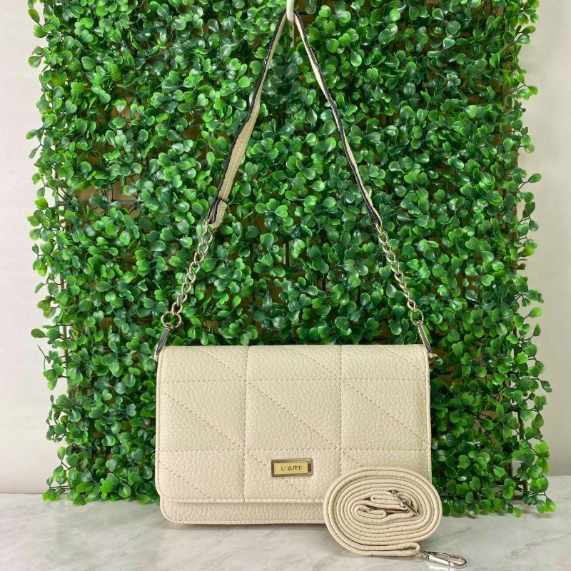 BOLSA PEQUENA QUADRADA DETALHE DE COSTURA EM TRIÂNGULOS COM DUAS ALÇAS