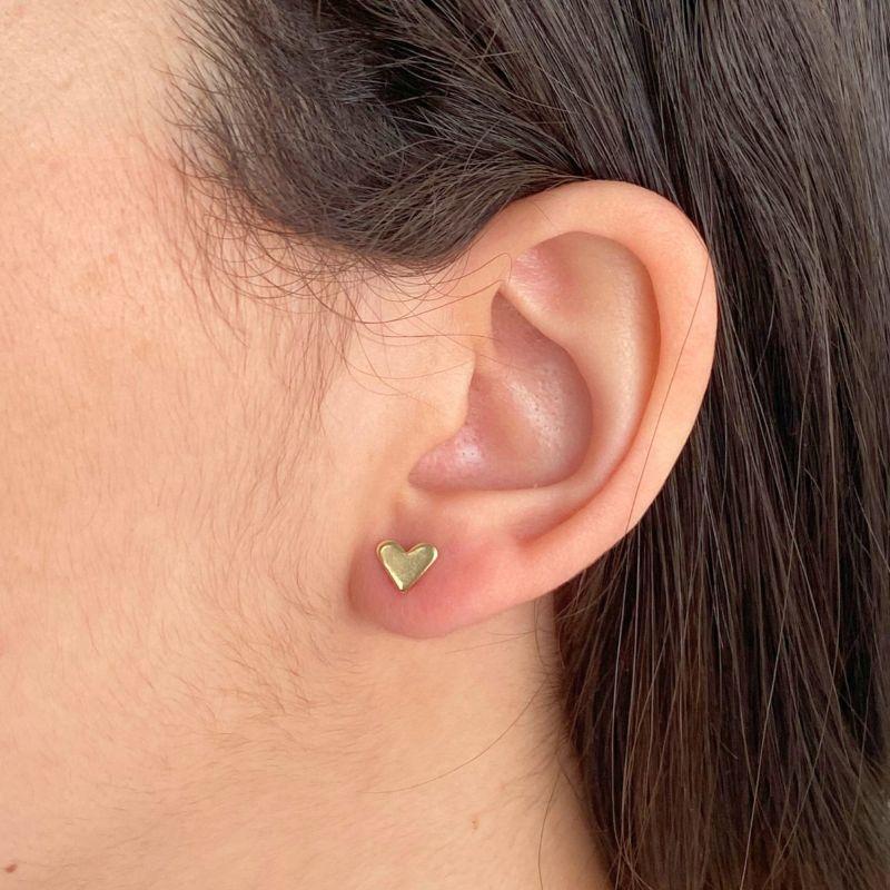BRINCO PEQUENO LISO CORAÇAO CHEIO CHAPA M 5,6X 6,8MM
