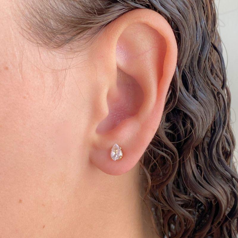 BRINCO PEQUENO ZIRCONIA GOTA CAIXA ALTA P 4X6MM