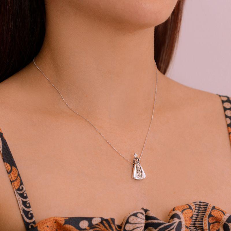 GARGANTILHA P925 VENEZIANA + PINGENTE NOSSA SENHORA MADREPÉROLA 2,5CM