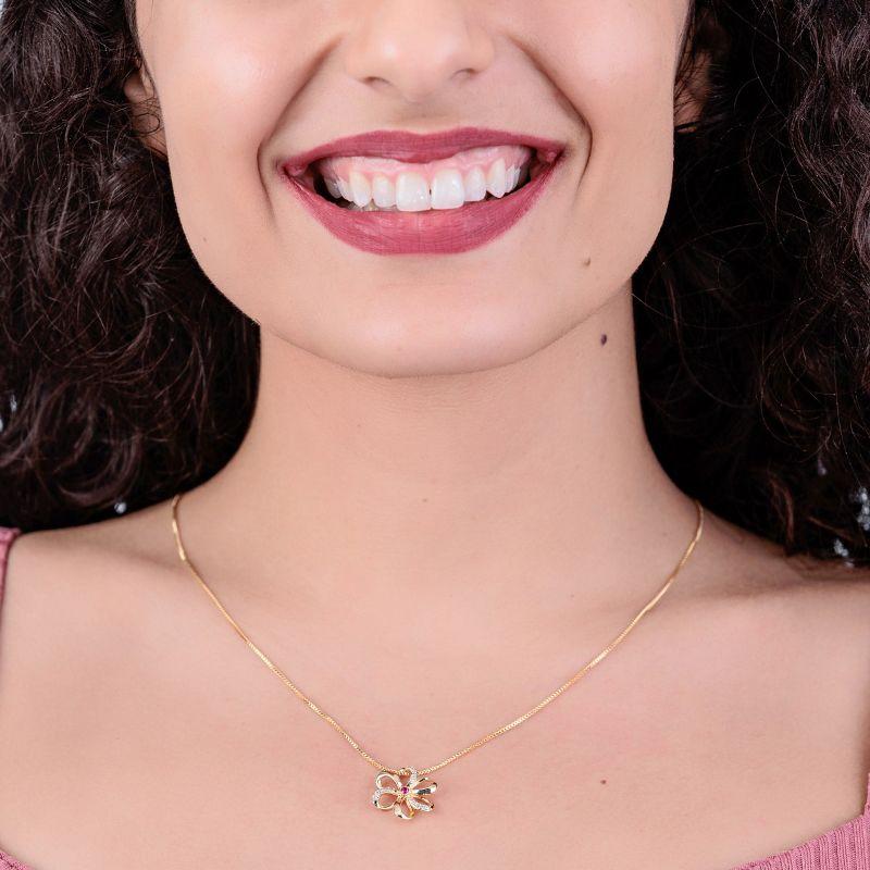 GARGANTILHA + PINGENTE FLOR RUBY COM 6 PETOLA VAZADA CRAVEJADA