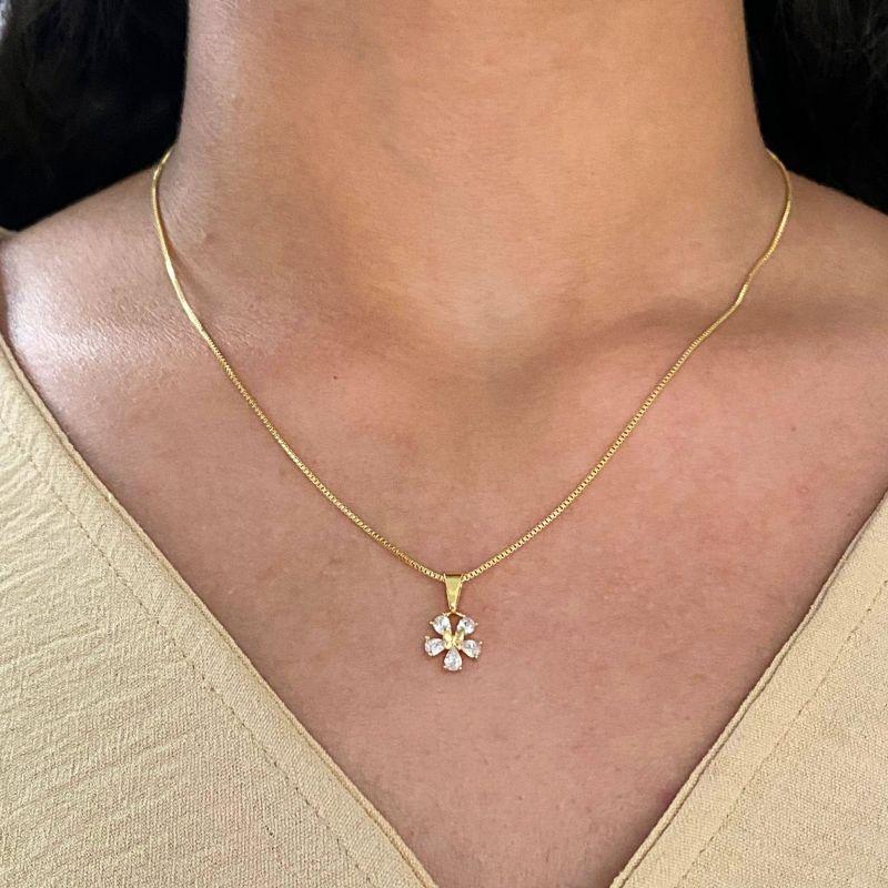 GARGANTILHA VENEZIANA + PINGENTE DE FLOR CRAVEJADO COM 1 MINI BORBOLETA