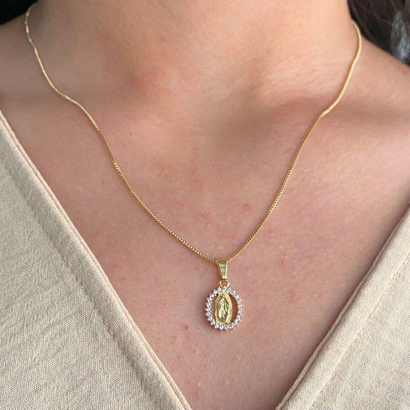 GARGATILHA VENEZIANA + PINGENTE NOSSA SENHORA CRAVEJADA CRISTAL 10MM