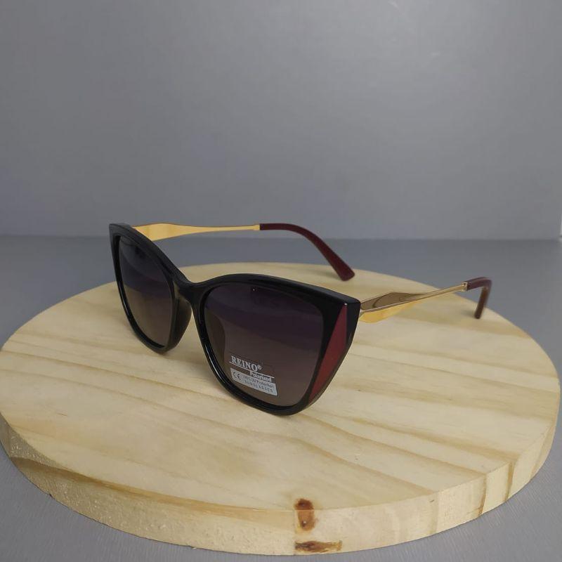 OCULOS ARMAÇÃO ESTILO GATINHO DETALHE DE METAL NA LATERAL