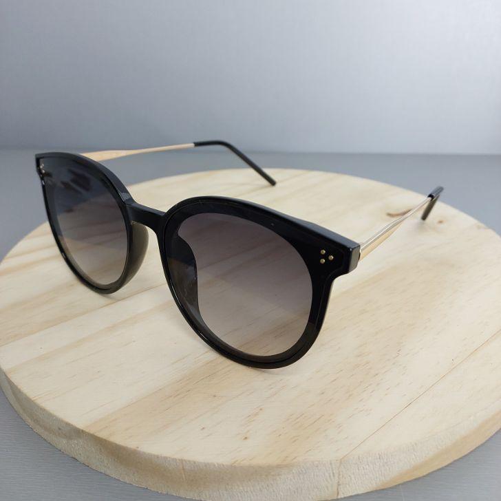 OCULOS DETALHE 3 BOLINHAS NA FRENTE EM CADA LADO