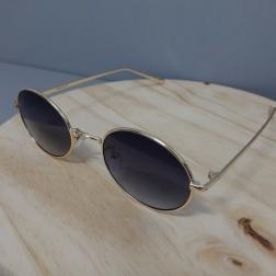 OCULOS DETALHE X NAS PONTAS DA ARMAÇÃO LENTE OVAL