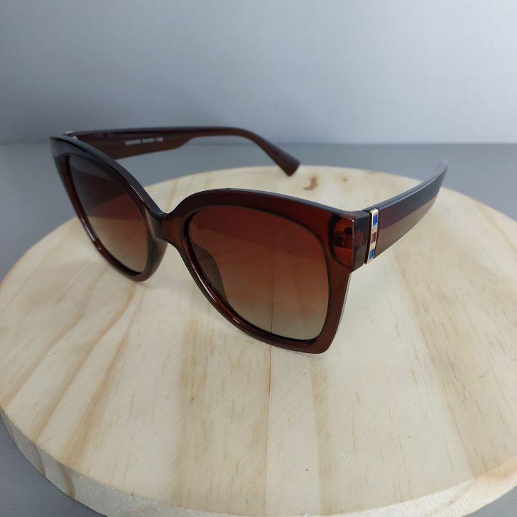 OCULOS QUADRADO GRANDE DETALHE LATERAL AZUL E VERMELHO