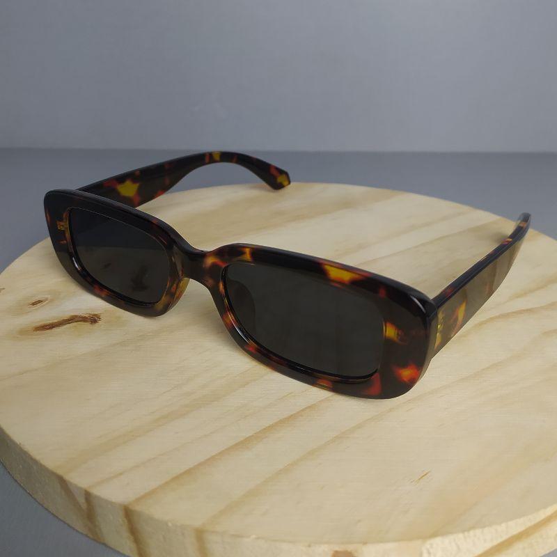 OCULOS RETANGULAR LATERAL GROSSA