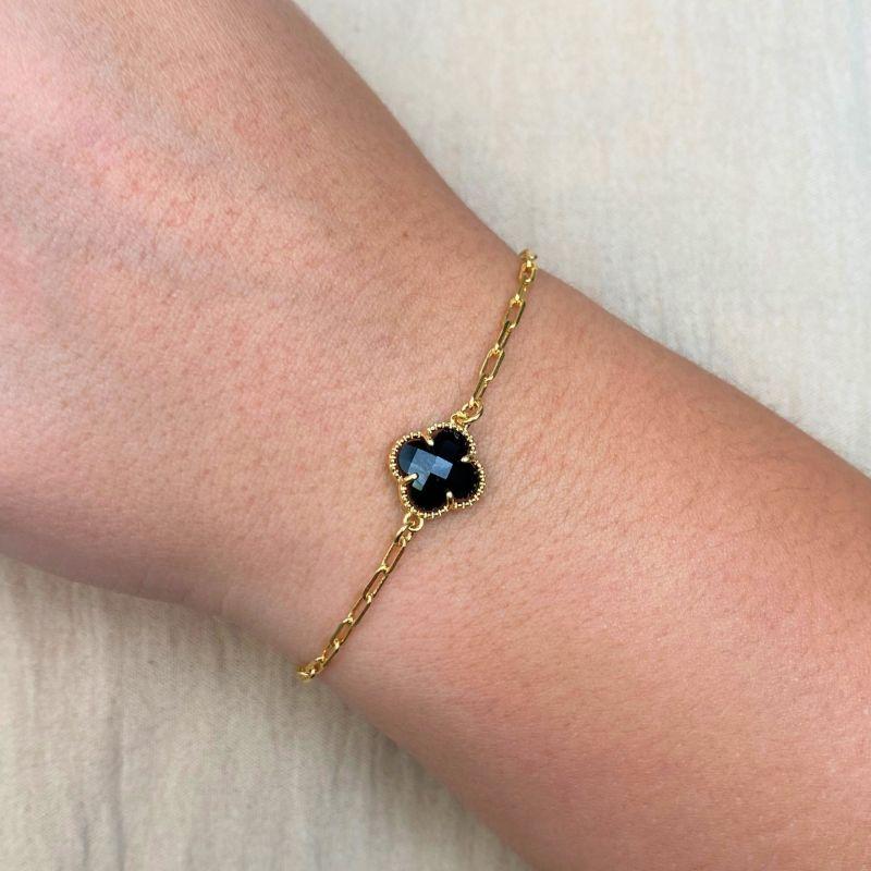 PULSEIRA COM UM TREVO DE 4 FOLHAS PRETO ONIX