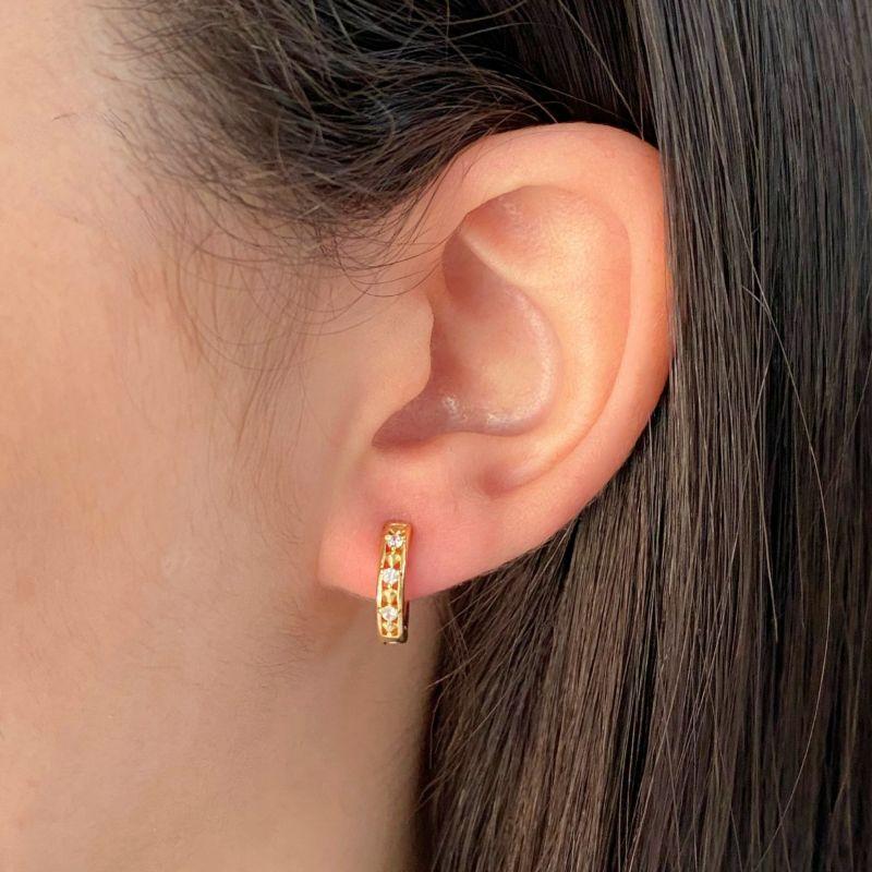 ARGOLA CLICK COM 3 ZIRCONIA E 4 MINI CORAÇAO 13MM