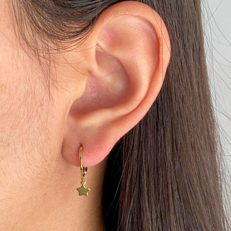 ARGOLA COM PINGENTE DE ESTRELA CHAPA LISA