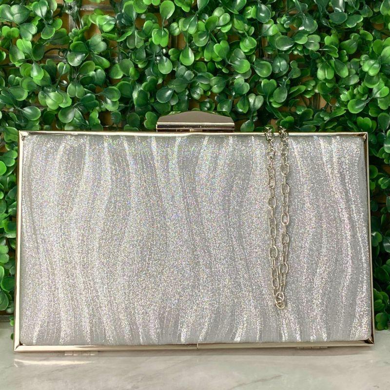 BOLSA CLUTCH QUADRADA BRILHO FORMATO DE ONDAS ABOTUADOR TRAPÉZIO COM ALÇA DE CORRENTE