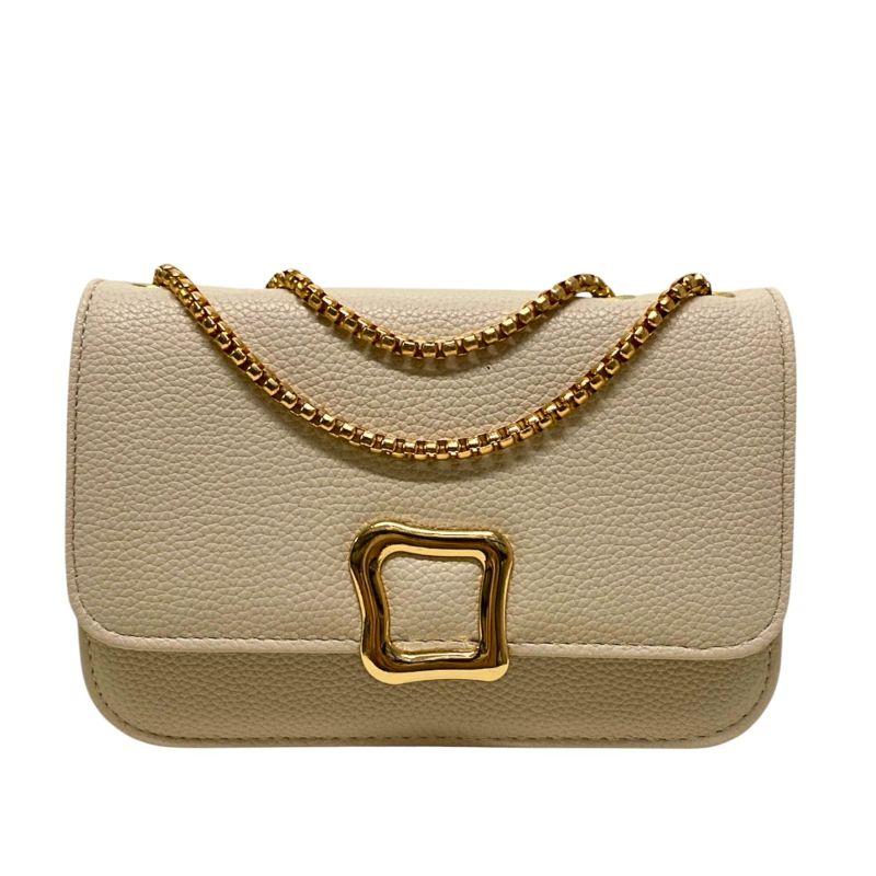 BOLSA PEQUENA QUADRADA UMA ALÇA DE CORRENTE DOURADA DETALHE METAL QUADRADO ORGÂNICO