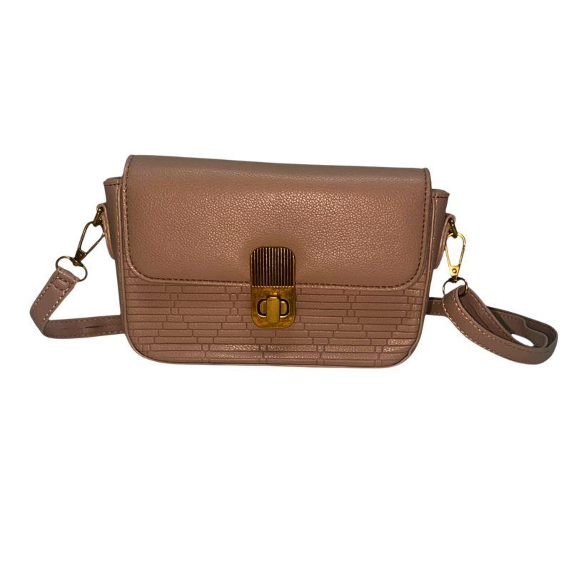 BOLSA PEQUENA RETANGULAR UMA ALÇA DETALHES RETARGULARES E ABOTOADOR DETALHADO DOURADO