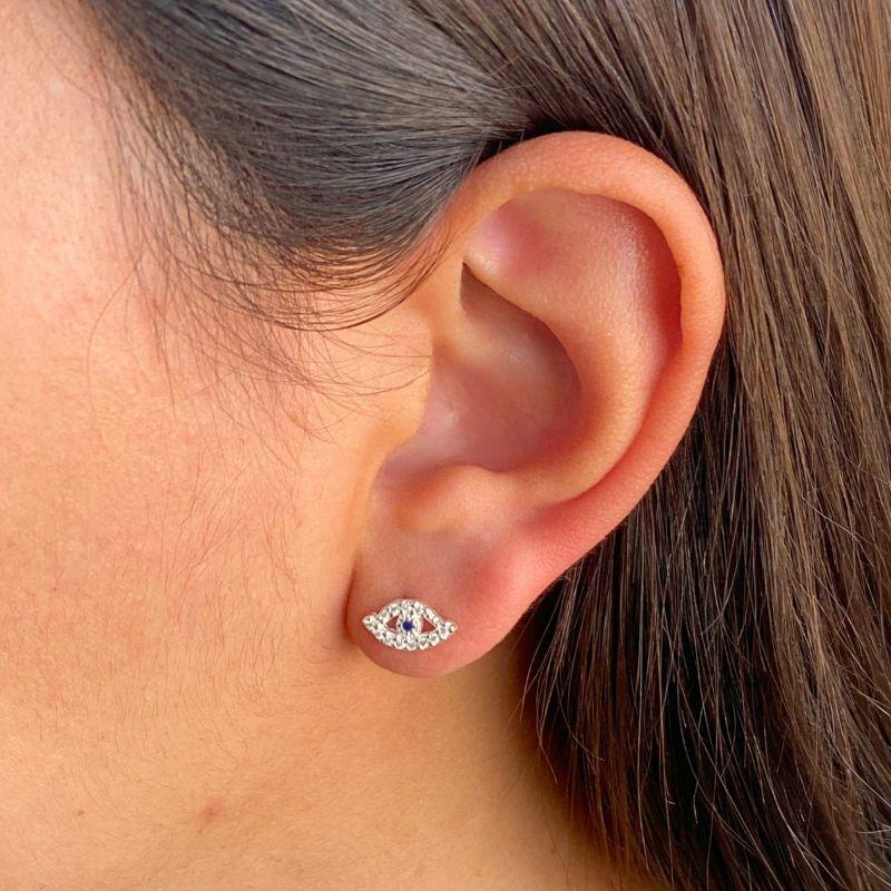 BRINCO PEQUENO P925 OLHO GREGO CRAVEJADO CRISTAL COM AZUL 5MM