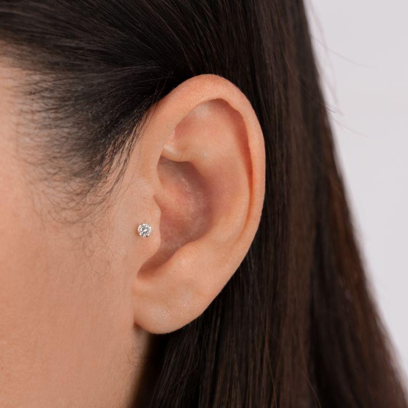 PIERCING P925, E O PINO E TARRACHA EM AÇO CIRURGICO P/ TRAGUS E HÉLICE PONTO DE LUZ CRISTAL